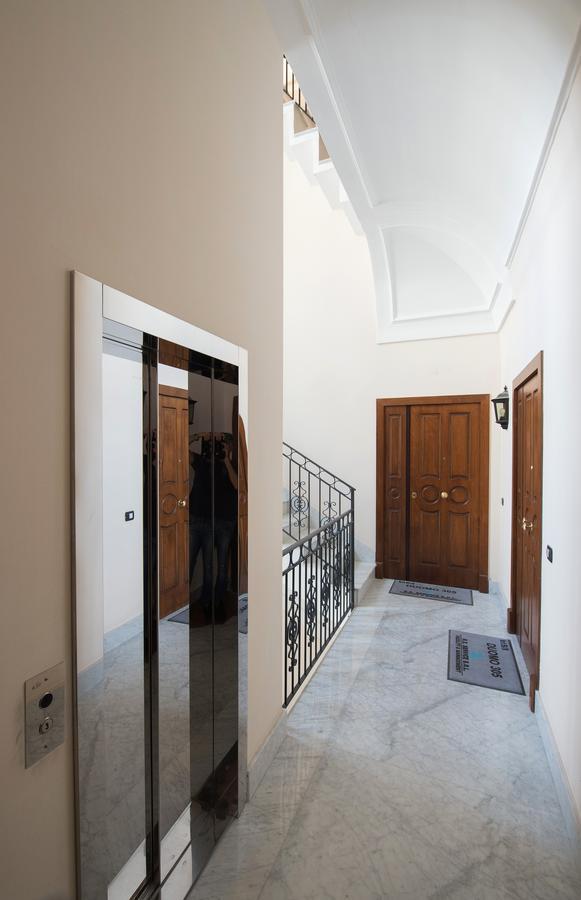 Duomo Regina Apartments Napoli Exterior foto